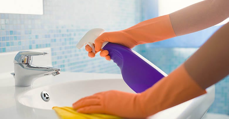 Cómo usar el limpiador de baños y azulejos?